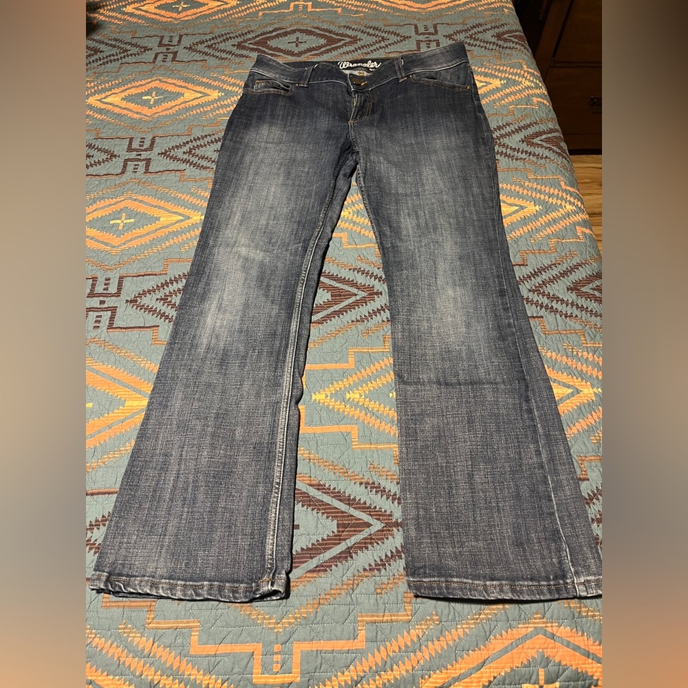 Wrangler Women's Boot Cut Jeans in Blue